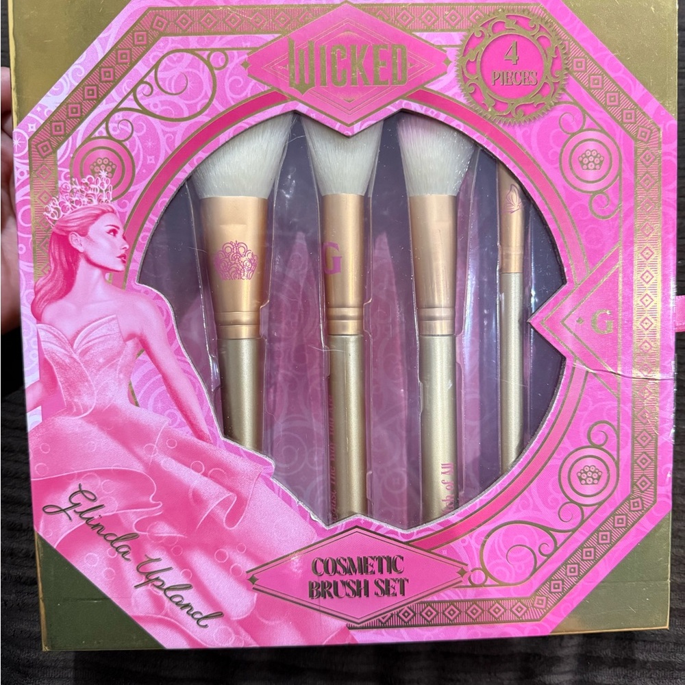 Wicked Pink Cosmetic Brush Set 4 Pieces - Sealed